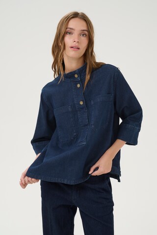 My Essential Wardrobe Bluse i blå: forside