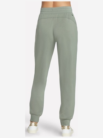 SKECHERS Regular Sportbroek 'Skechers Elevate Jogger' in Groen