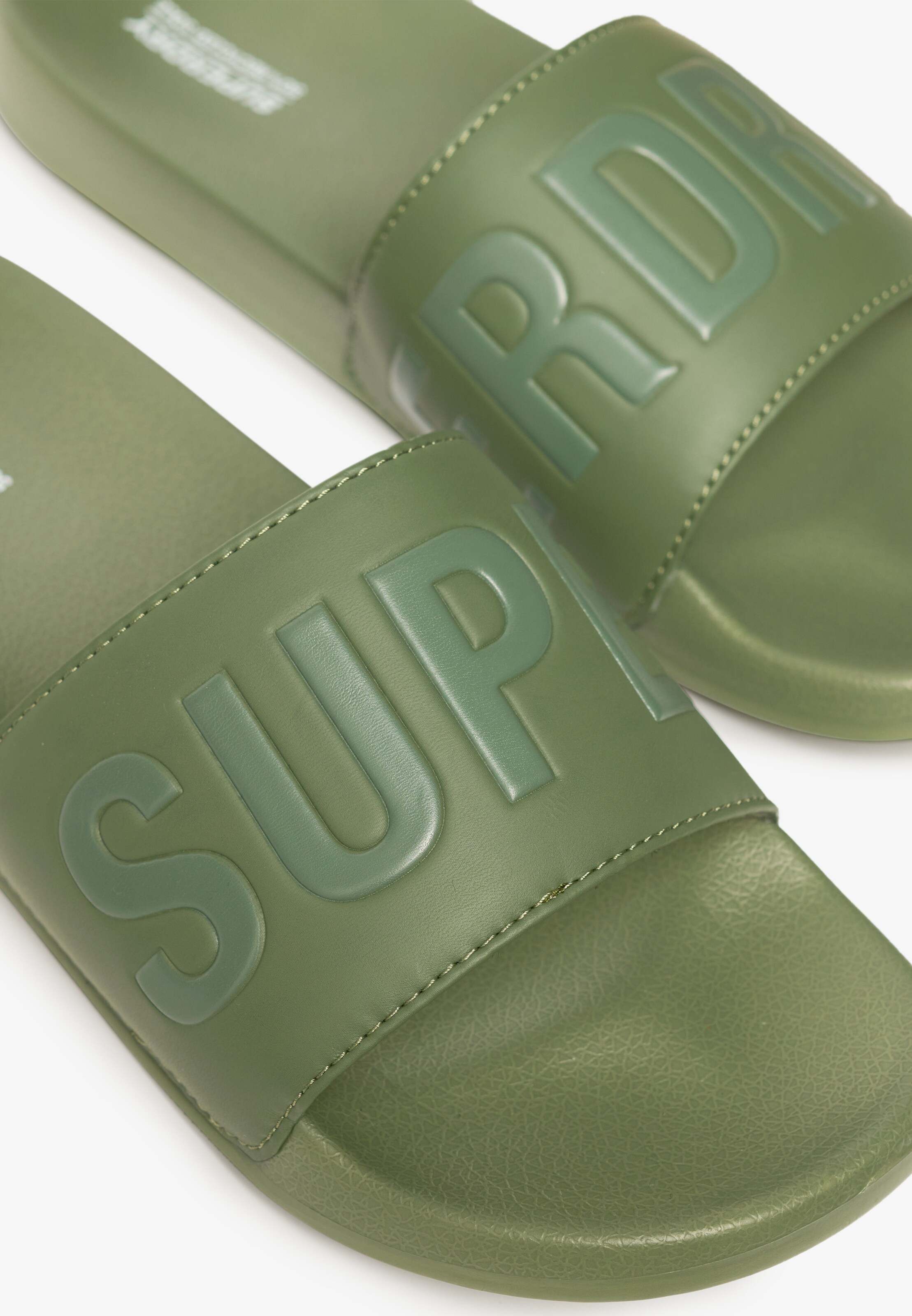 Claquettes / Tongs Superdry en vert