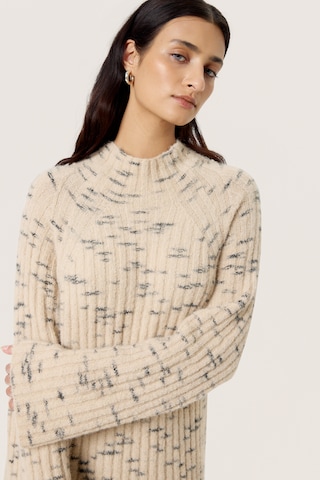 SOAKED IN LUXURY Jurk 'Liora' in Beige