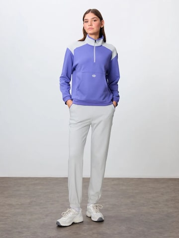 Completo per l'allenamento 'Aktive Sets' di Tommy Life in colori misti: frontale