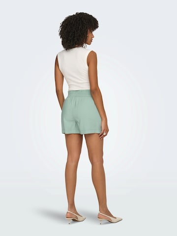 ONLY Regularen Hlače 'ONLARIS' | zelena barva