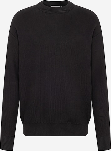 Calvin Klein Sweater in Black: front