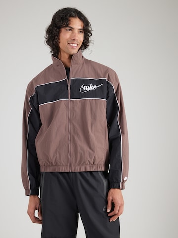 Nike Sportswear Kurtka przejściowa 'CLUB' w kolorze brązowy: przód