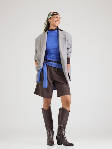 ABOUT YOU Top 'Jacqueline' in Blauw