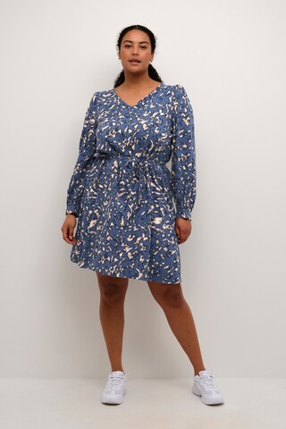 Robe 'Vella' KAFFE CURVE en bleu