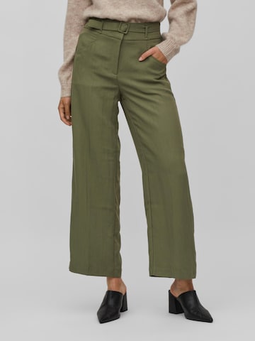 Vila Petite Loose fit Pleated Pants 'Wilda' in Green: front