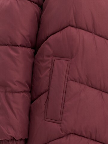 Vero Moda Curve Winter coat 'VMCligario' in Brown
