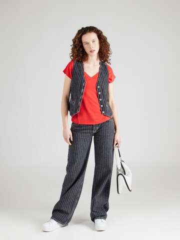 ONLY - Camiseta 'Free' en rojo