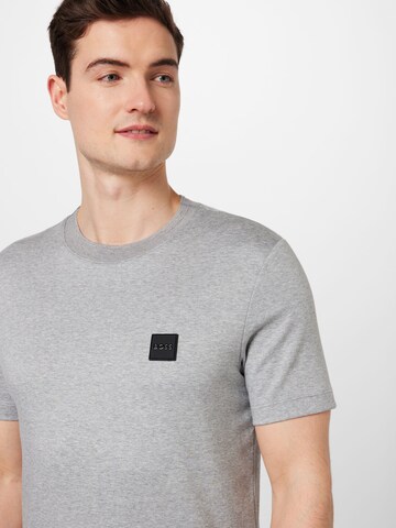 BOSS Black T-Shirt 'Tiburt' in Grau
