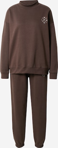 Nasty Gal Sweat suit in Brown: front