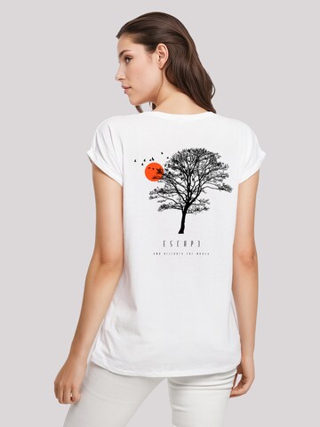 T-shirt 'Escape Discover the World Tree Birds' F4NT4STIC en blanc : devant