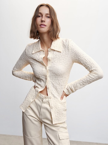 MANGO Blouse 'Crunchy' in Beige: voorkant