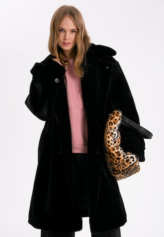 ET Nos Between-Seasons Coat in Black: front