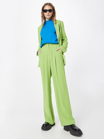 minus Flared Pleat-Front Pants 'Velia' in Green