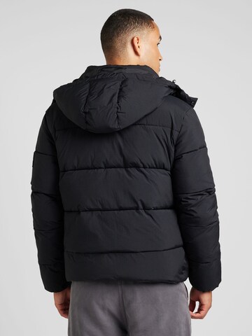 Calvin Klein Jeans - Chaqueta de invierno 'Essentials' en negro