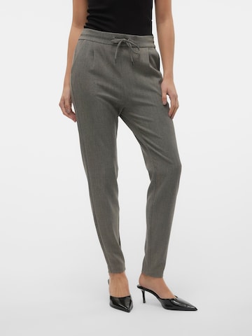 VERO MODA - Tapered Pantalón 'KIARA' en gris