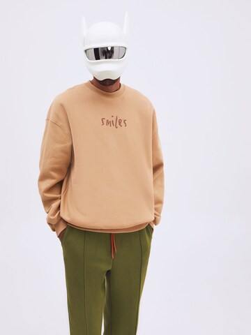 Smiles Sweatshirt 'Rayan' in Beige: front