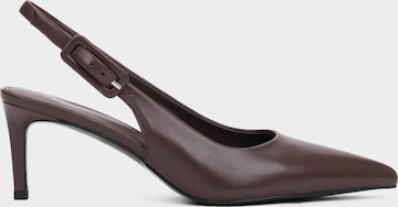 Estro Pumps '203-24103-21' in Braun: Vorderseite