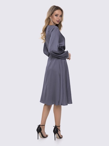 Abito da sera di Anushka in argento