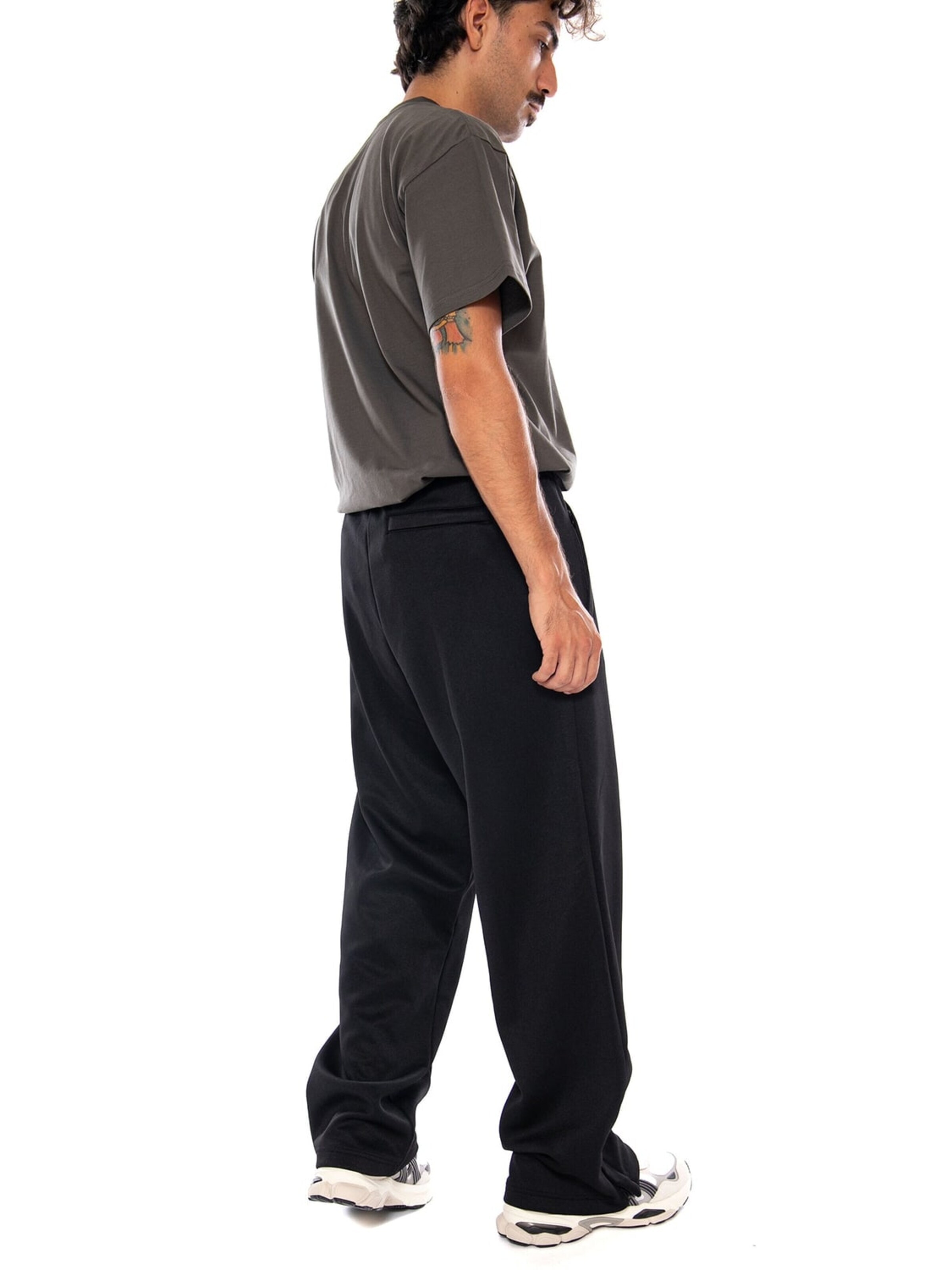 Carhartt WIP Baggy Bukser 'BOLON SWEAT PANT BLACK' i sort