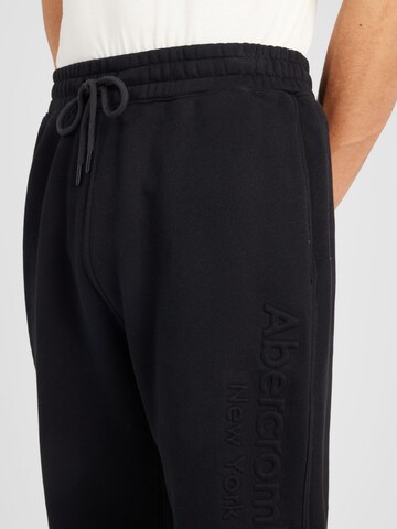 Abercrombie & Fitch Zúžený Kalhoty 'EMEA-EX' – černá
