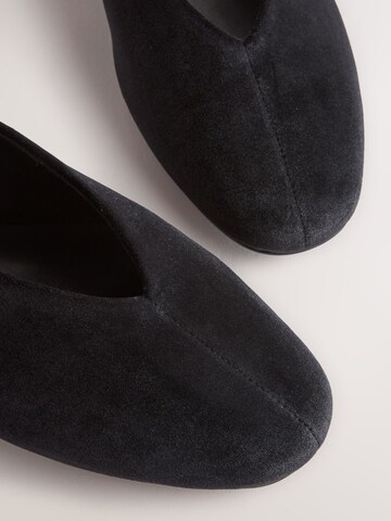 Next Ballerina 'Forever Comfort' in Zwart