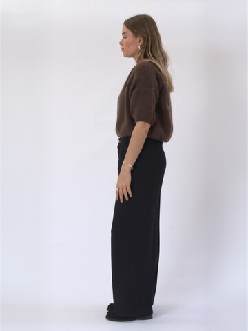 regular Pantaloni ' Isolde ' di TEESHOPPEN in nero
