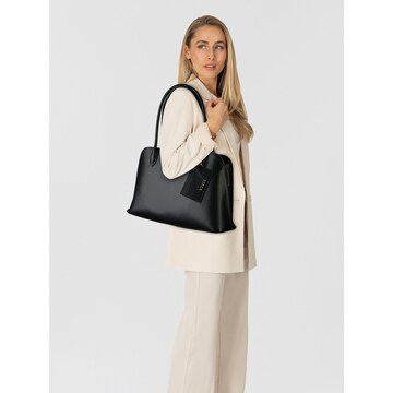Borsa a spalla 'Patsie' di GUESS in nero: frontale
