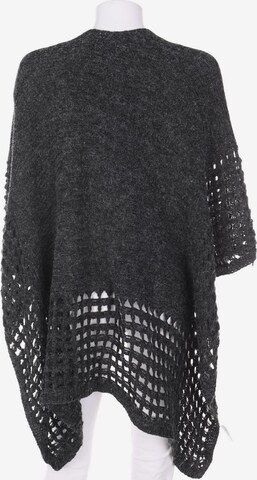 Do everything in Love Poncho M in Grau