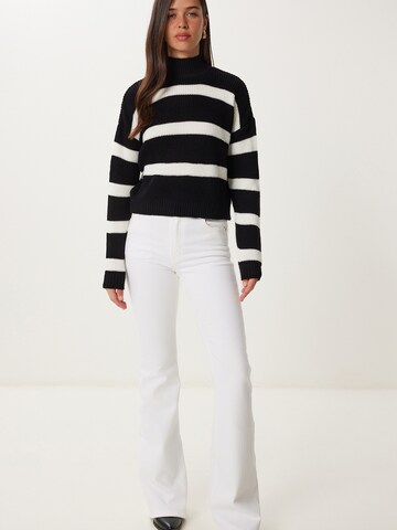 Happiness İstanbul Пуловер в черно