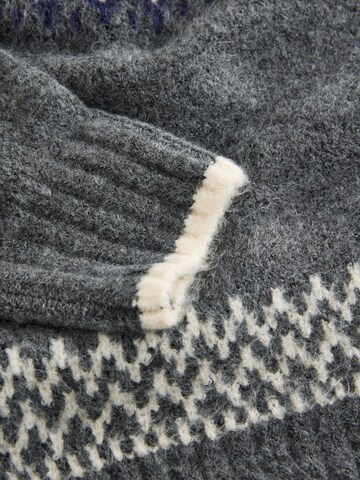 Next Pullover i grå