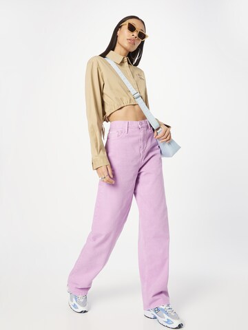 Calvin Klein Jeans Lużny krój Jeansy w kolorze fioletowy