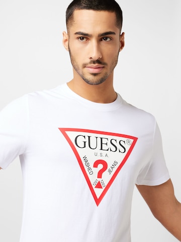 GUESS T- Shirt in Weiß