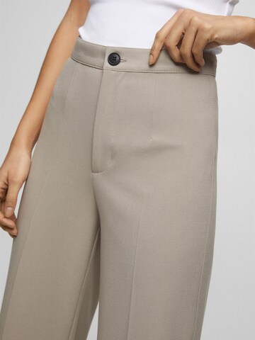 Pull&Bear Loose fit Trousers with creases in Brown