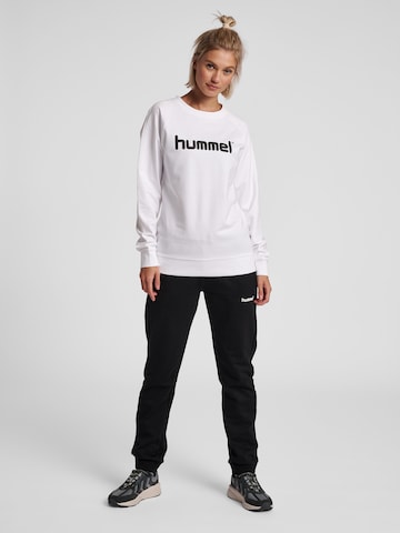Hummel Urheilullinen collegepaita värissä valkoinen