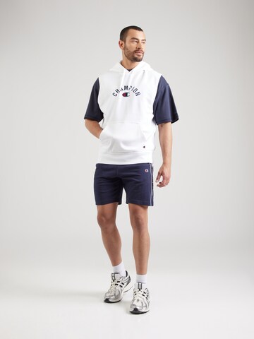 Felpa di Champion Authentic Athletic Apparel in bianco