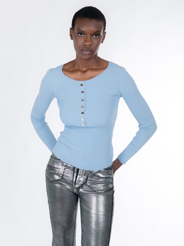 Influencer Pulóver - kék: elől