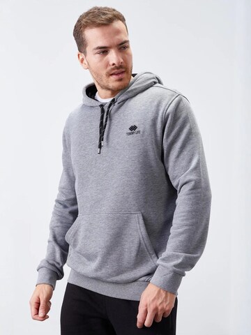 Tommy Life Sweatshirt in Grey: front