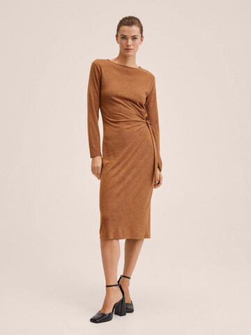 MANGO Stickad klänning 'FERTIM' i brun