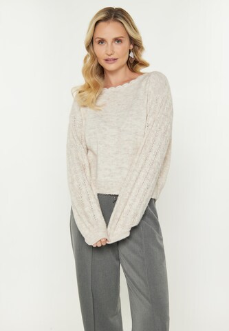 Usha Sweater in White: front