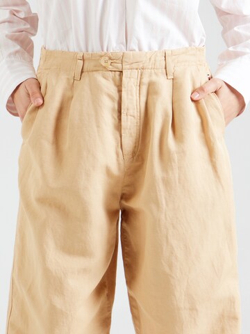 TOMMY HILFIGER - Pierna ancha Pantalón plisado en beige