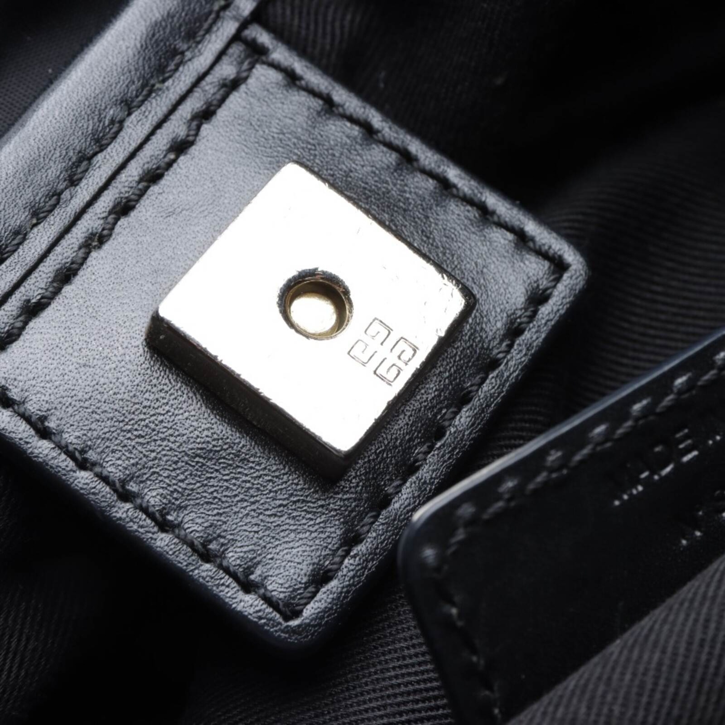 Givenchy Bag in One size in Black