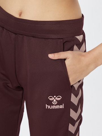 Hummel Slimfit Sporthose 'NELLY 2.3' in Rot