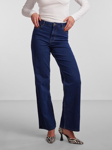 Wide Leg Jean 'Peggy' PIECES en bleu : devant