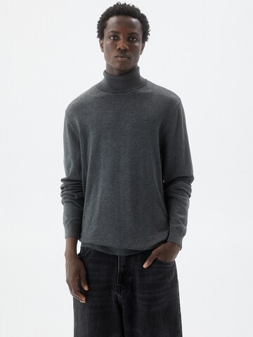 Pull-over Pull&Bear en gris : devant