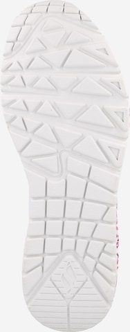 Baskets basses 'Loving Love' SKECHERS en blanc