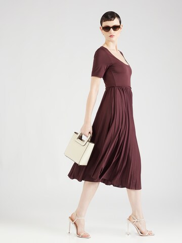 ABOUT YOU Mekko 'Meret Dress' värissä ruskea