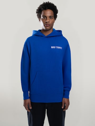 MAD TIGERS Sweatshirt 'Creative Studios' in Blau: Vorderseite