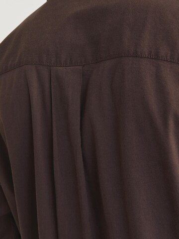 JACK & JONES Comfort Fit Skjorte i brun